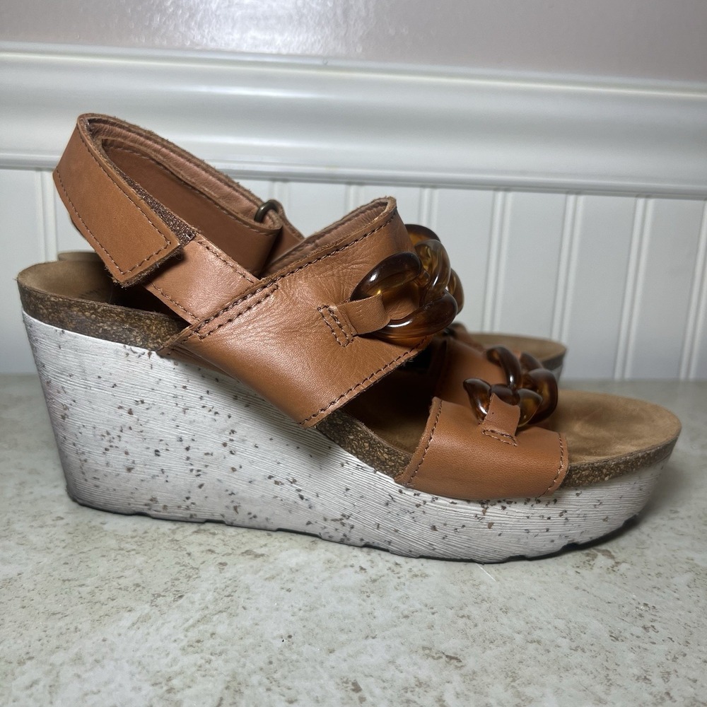 OTBT Fair Isle Leather Wedge Sandals Chain Accent Camel Tan Boho Chic Resort Sz6
